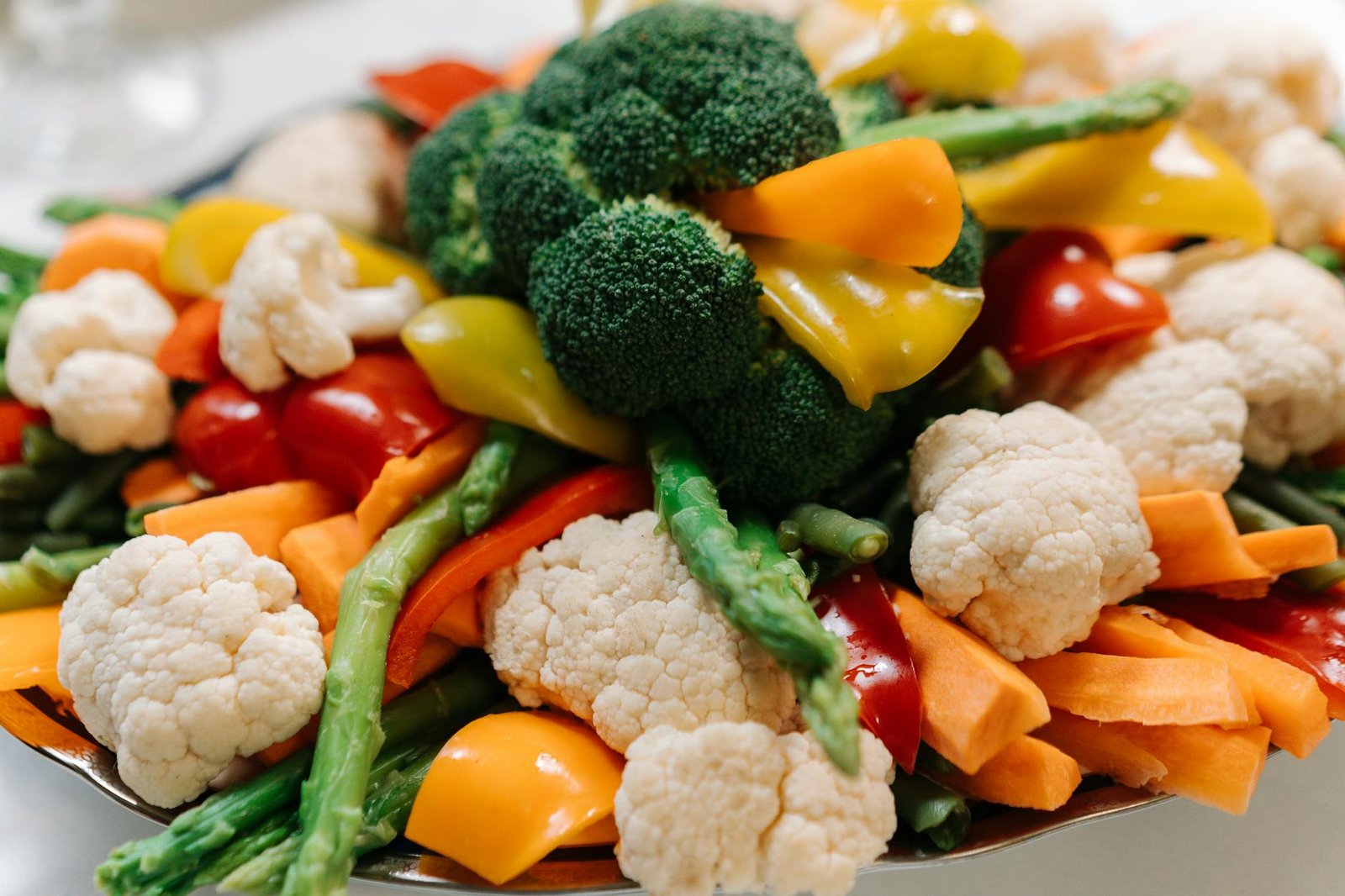 🥗 The Power of Colorful Plates: Why Eating the Rainbow Heals Your Body